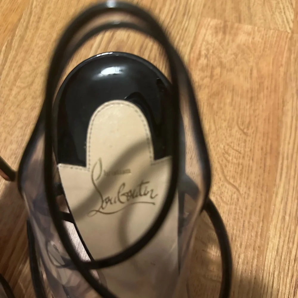 Elegant black heel - Picture 2 of 6